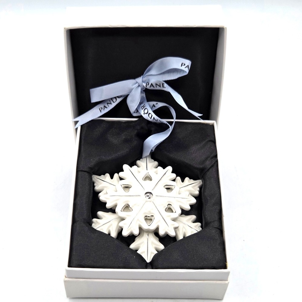 Pandora Snowflake Christmas Ornament 2015‎ LTD Edition, Retired & Original Box.